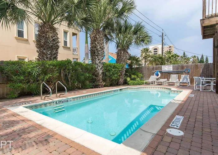 Ez To Beach Sleeps Many - Very Clean - Pool
