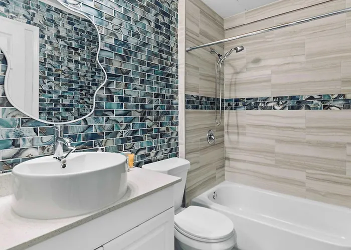 Spi Beach Condo - Just A Block Away To Paradise